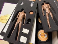 Enterbay Kobe Bryant 1/6 Scale Figure 高比退休紀念figure (限量版 湖人主場及作客波衫jersey)