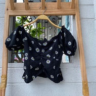 2hand black shirt, waist 56 to 62cm, length 38cm, code 274