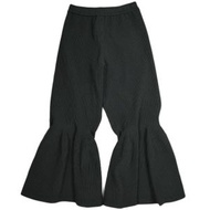 CFCL 2025 春夏系列 日本製造 HYPHA 喇叭褲 CF009KF122 免費 黑色 Issey Miyake 喇叭褲（原價：¥99,000）[近全新][二手][CFCL]