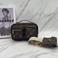 「JL精品代購」 98新 LV 老花Utility Crossbody炸藥包/相機包