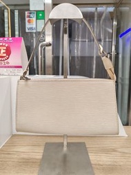 Lv Epi Pochette