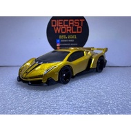 Hotwheels Lamborghini Veneno Gold from Lamborghini 5 Pack