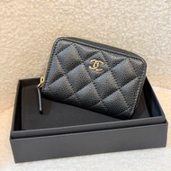 Chanel Zipped card holder 黑金魚子