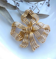 Vintage Jewelry 西洋古董飾品 MONET   厚實 禮花 蝴蝶結 別針