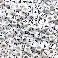 Borong manik huruf 6*6mm, manik akrilik segi empat, 26 manik huruf, manik huruf abjad Inggeris plast