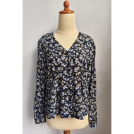 Uniqlo Floral V-Neck Rayon Blouse (SIZE XL)