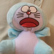 boneka doraemon kecil