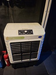 白色移動式水冷扇