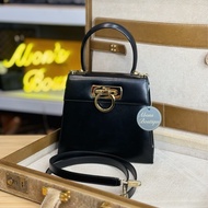 Ferragamo 黑馬蹄金釦BOX小款博物館🩶優質包況