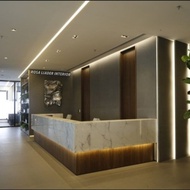 Meja Lobby / Meja Resepsionis / Meja Bar / Meja Kasir | Desain Interior Lobby Kantor Minimalis Leter