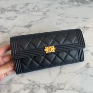 Chanel黑色金boy釦式長夾  超經典超好用🫶