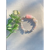 Bracelet|Beaded Bracelet|Beads beads beads|Beads|Beautiful bracelet|Beaded tulips|Cross beads|Crysta