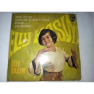 Piring Hitam EP Vinyl Elly Kasim