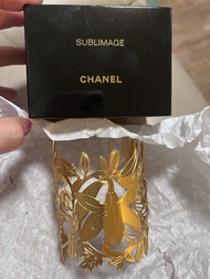 CHANEL SUBLIMAGE 限量金色花卉飾物
