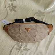 GUESS BAG กระเป๋าคาดเอวใหม่สำหรับผู้ชายและผู้หญิง กระเป๋าหน้าอก กระเป๋าสะพายข้างกีฬาลำลองกระเป๋าสะพา