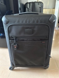 Tumi 22 inch Black Continental Carry-On  Luggage (22时行李箱)