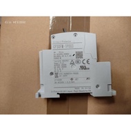 JS88 Circuit Protector Fuji Electric CP30FM CP32FM CP31FM 2P005 2P5A - 1Pole 1A