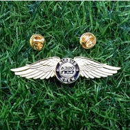 Airbus A320 NEO Wing Pin Pilot Crew Metal GOLD Wingpin