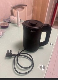 Midea 美的迷你便攜式電熱水壺 0.6 L