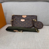 LV Multi Pochette 經典五合一 帆布牛皮飾邊提花肩帶手拿/肩背包/5合1包/麻將包 (M44813-綠色）