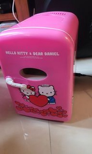Hello Kitty 小型冷暖雪櫃