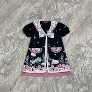 MYT x BELLITA BRAND : [BT267] : มินิเดรสดำลายดอกไม้ชมพูแต่งระบาย