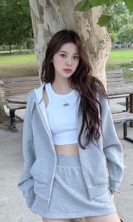 2026最Hit瑜伽品牌🔥Alo Yoga Aspire Tank Crop Top🧘🏻‍♀️ White Color🤍 Size XXS🎽 Blackpink Jisoo🖤🩷,歐陽娜娜同款🙈白色現貨