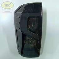 ไฟท้าย นิสสัน นาวาร่า Pro 2X/4X 21 LED โคมดำ / Nissan Navara Pro 2X/4X 21 LED Black *ใส่กับรุ่น NP30