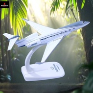 1PCS Gulfstream G650 Aircraft Diecast 1/200 Scale Airplane Model Planes G650ER Airplane Model Plane 