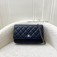 (Brand new) Chanel Classic Wallet on Chain WOC in Navy Blue Caviar and LGHW