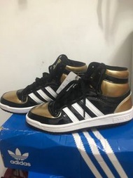 Adidas 波鞋