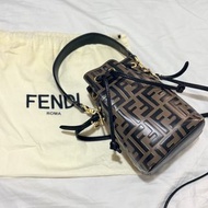 Fendi 手袋水桶包