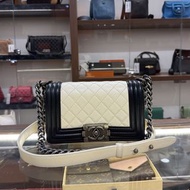 💎本週限時優惠💎95%New Used Boy Chanel 20 Lambskin 黑白熊貓復古銀扣 #香奈兒