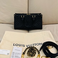 LV 路易威登 ON The Go East West 手提包/肩背斜背包/黑金款/98新美品