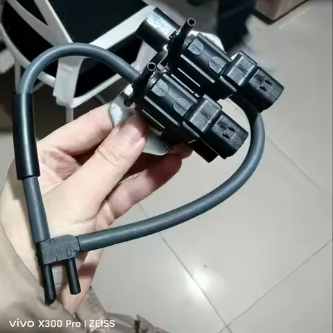 For Pajero Mitsubishi 4WD Front Wheel Vacuum Switch Solenoid Valve 8657A031