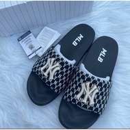 MlB Sneakers | MLB NY Yankees Black White Slop Sandals