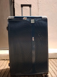 藍色行李箱 22吋Suitcase， only 1