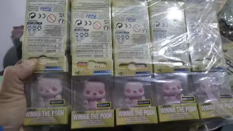 2025 NEW Hot Sale Funko Pocket Pop! Keychain Disney: Winnie the Pooh Pink Q Creative Model Keychains