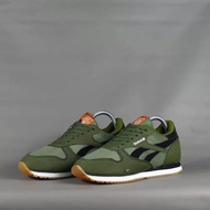 sepatu pria Reebok classic terlaris