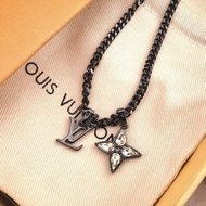 LV necklace  LV 黑色男士頸鏈 型格手鏈 LV flower cut Necklace LV bracelet黑武士四葉草 頸鏈 手鏈