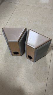2 Otto 2-way Surround Speakers後置喇叭2個