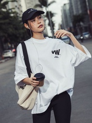 เสื้อ Oversize VOLT รุ่น Momentum 004 | คอลเลคชั่น VW25 | เสื้อยืดโอเวอร์ไซส์ผู้หญิง สไตล์มินิมอล สี