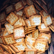 HWA TAI PESTA TAWAR KECIL BISCUIT/ BISKUT TAWAR KECIL/ BISKUT TIMBANG (HALAL) 500GM