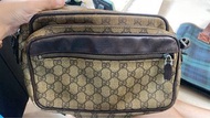 Gucci GG Supreme 斜背包