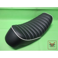 YAMAHA SR400 SR500-"BLACK" COMPLETE SEAT with "WHITE" TRIM // BLACK Curly Fabric Cut-Out Bottom WHIT