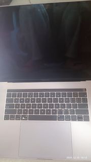 Apple MacBook Pro 16 吋