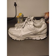 Nike Air Zoom Vomero 5