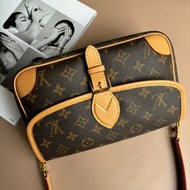 ::Louis Vuitton:: LV M46049 Diane 法棍包