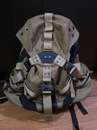 Oakley 戰術背包