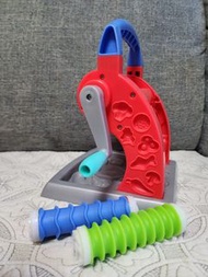 Play-Doh 製麵機